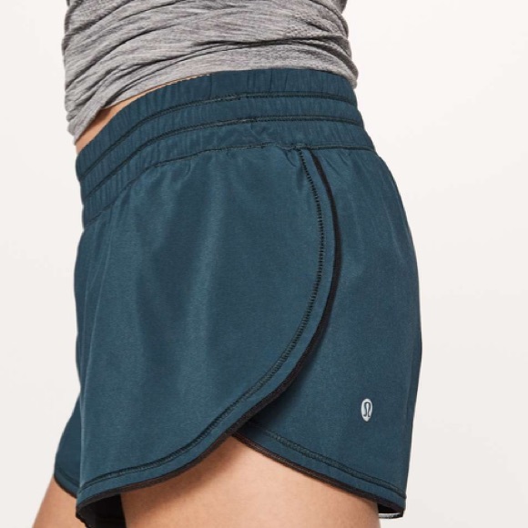 lululemon athletica Pants - Lululemon Green (Submarine) Seek The Heat Short II (| Size 12, 2.5" Inseam